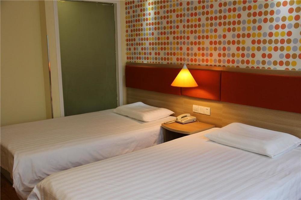 Home Inn Chengdu Kuanzhai Alley New City Square מראה חיצוני תמונה