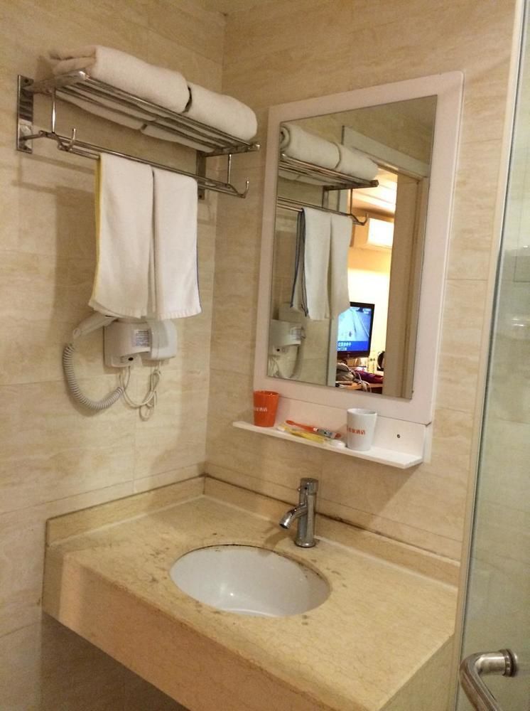 Home Inn Chengdu Kuanzhai Alley New City Square מראה חיצוני תמונה