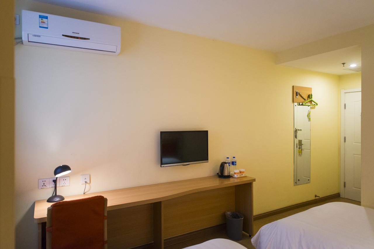 Home Inn Chengdu Kuanzhai Alley New City Square מראה חיצוני תמונה